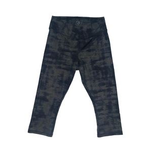 Spalding Dry Fit Capri Leggings - Size L